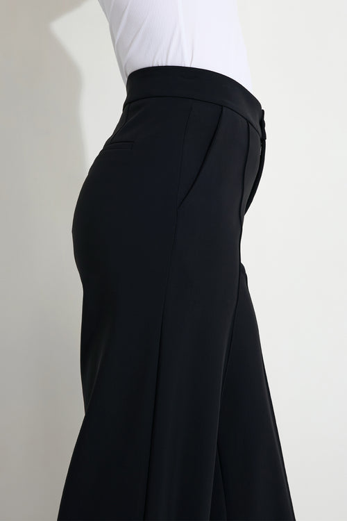 REBEL TROUSERS - RELAXTE BREDE PASVORM